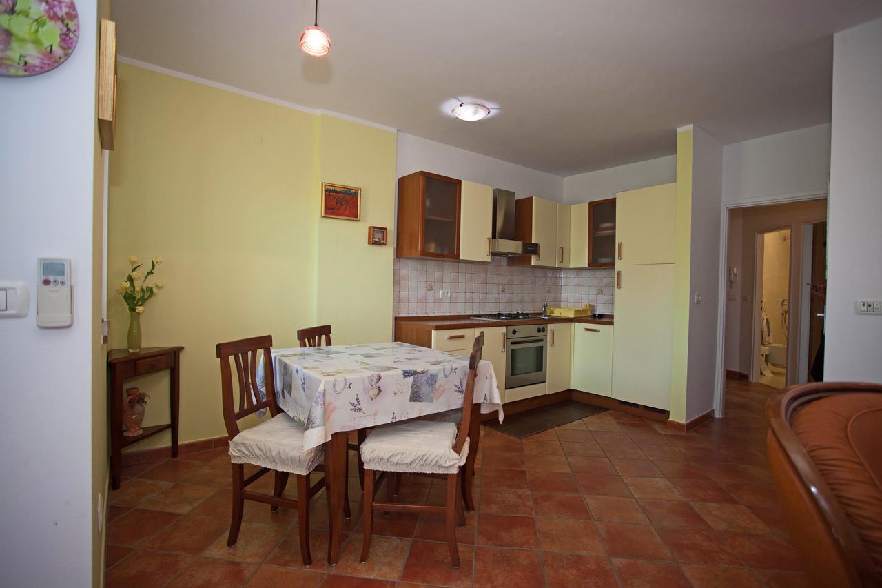 Apartment Pia Rovinj Exteriör bild