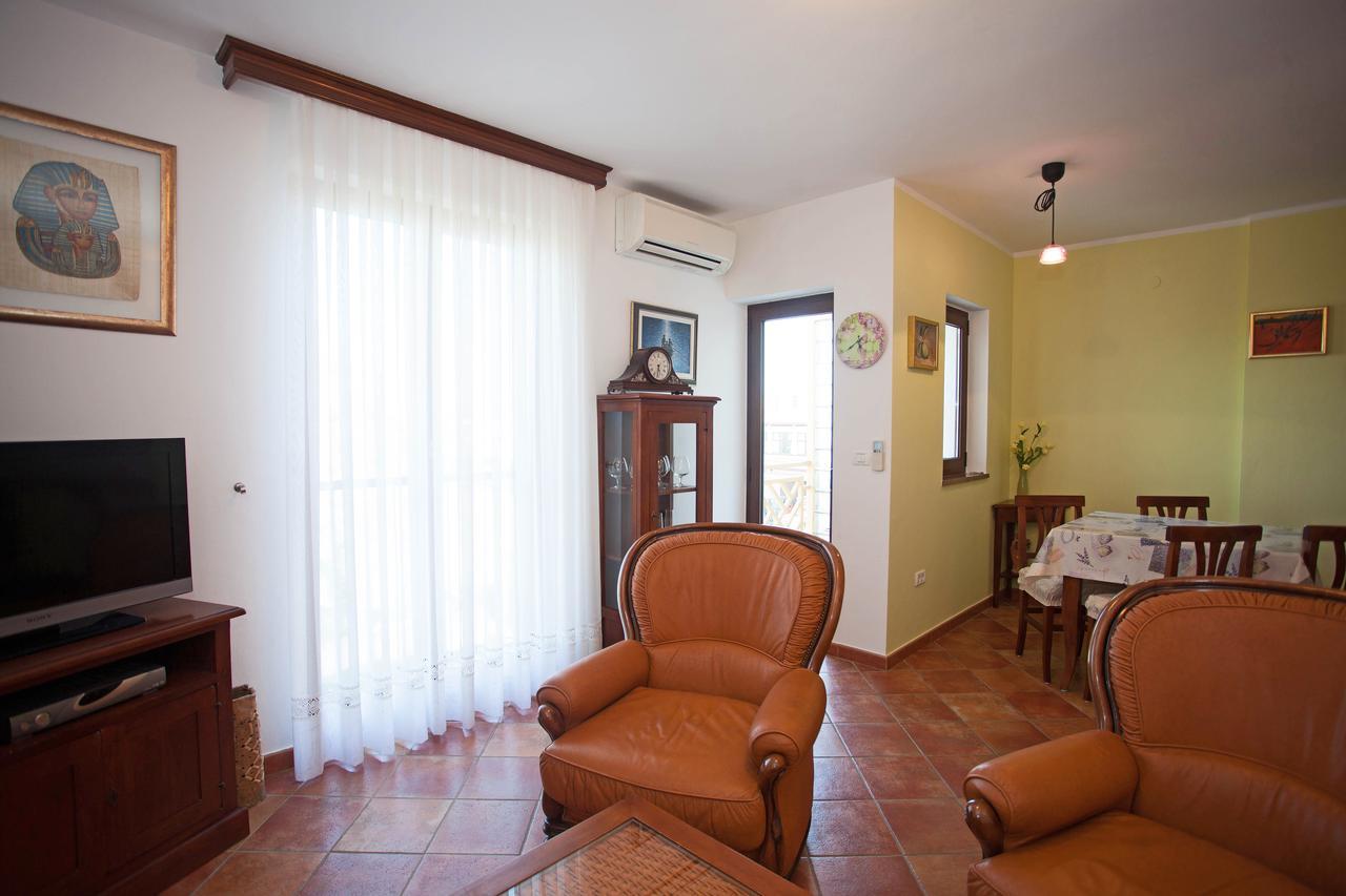 Apartment Pia Rovinj Exteriör bild